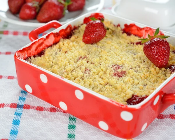 Strawberry crumble — Stock Photo, Image