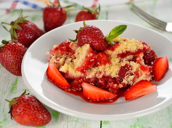 Strawberry crumble — Stock Photo, Image