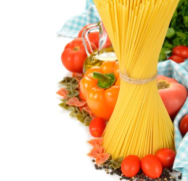 sebze ve pişmemiş makarna