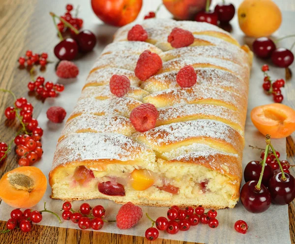 Пирог с ягодами — стоковое фото