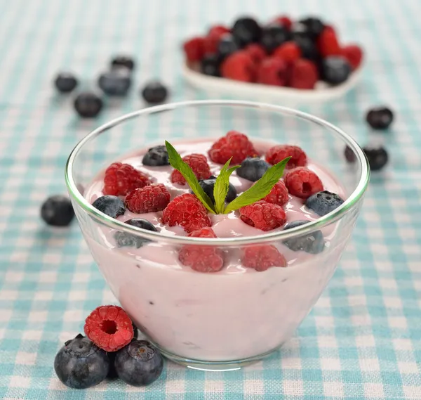 Jogurt z jagodami — Zdjęcie stockowe