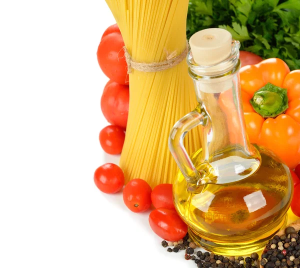 Vegetables, pasta and olive oil — Stock Photo, Image