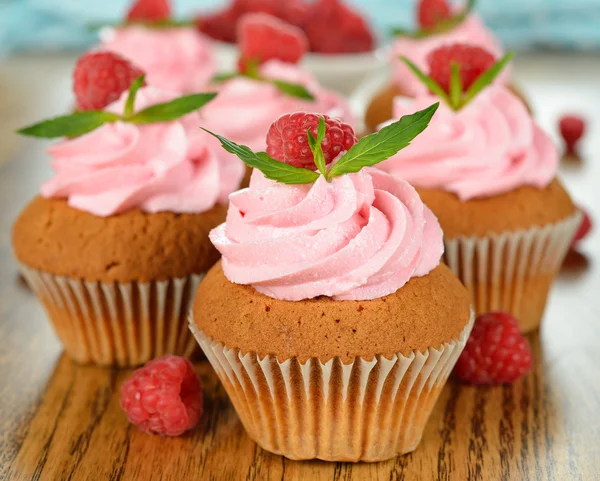 Hallon cupcakes — Stockfoto