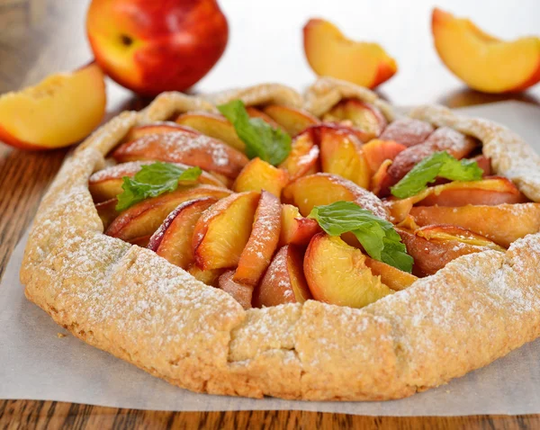 Tart with nectarines — Stock Photo, Image