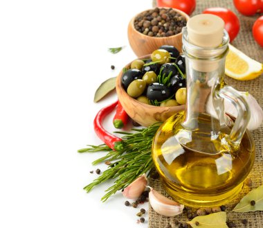 Biberiye ve baharatlar ile zeytin yağı