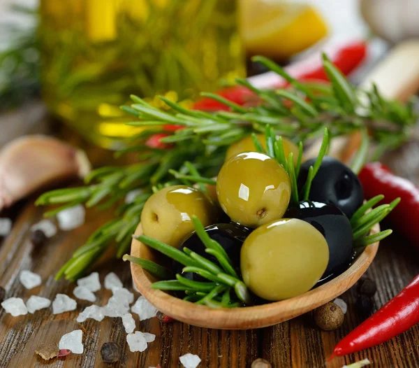 Olivy s rozmarýnem — Stock fotografie