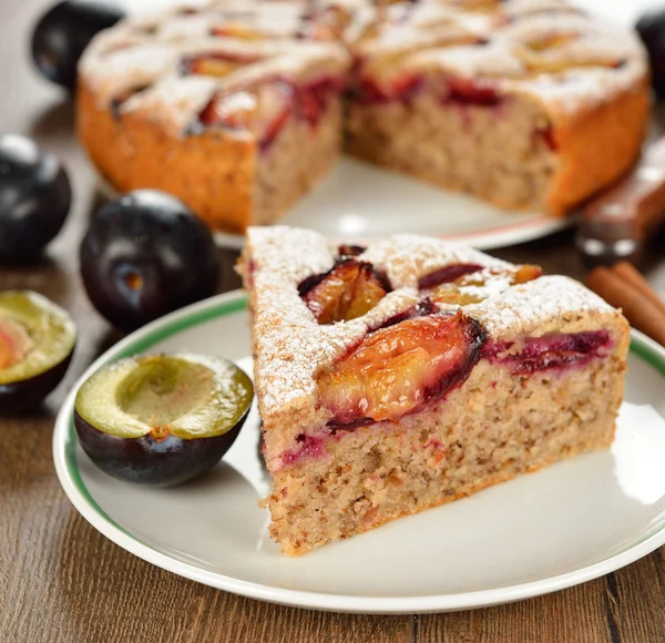 Plum cake — Stock Photo, Image