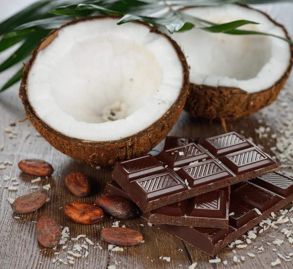 Coco y chocolate —  Fotos de Stock