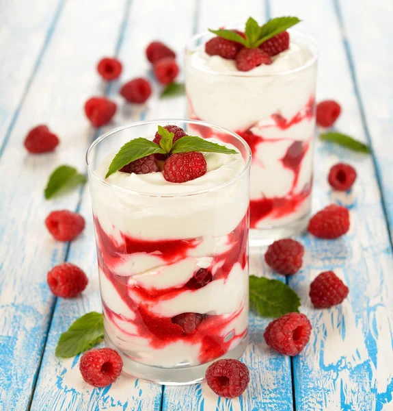Raspberry dessert — Stock Photo, Image