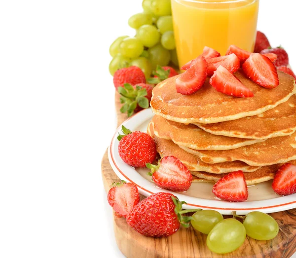 Pancakes with strawberries — Stock Photo, Image