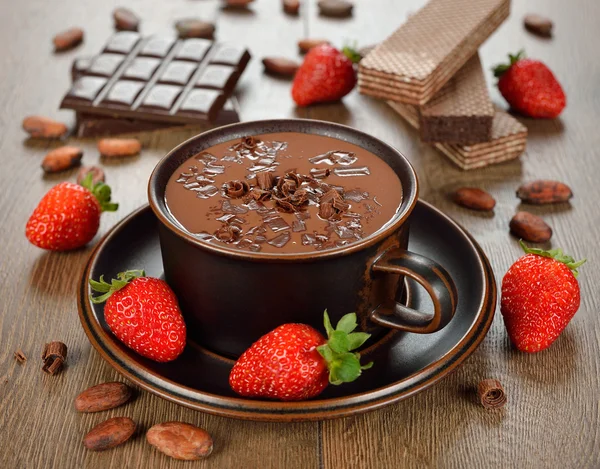 Chocolate quente e morango — Fotografia de Stock