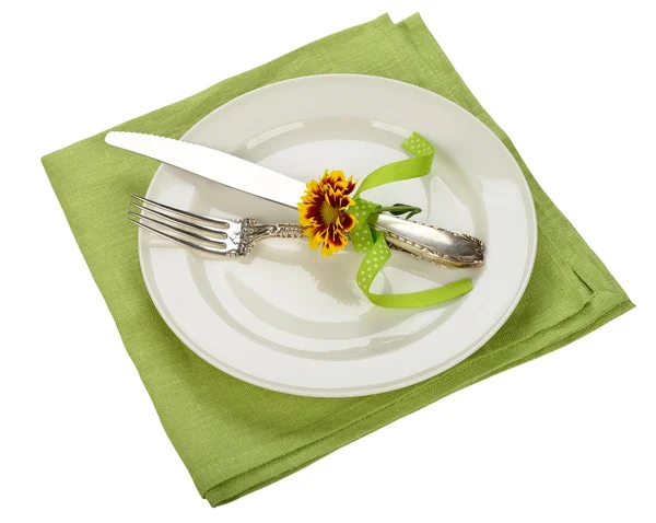 Sztućce na zielonej serwetce — Zdjęcie stockowe
