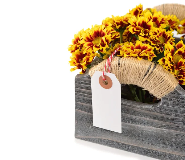Květiny v dřevěné krabici — Stock fotografie