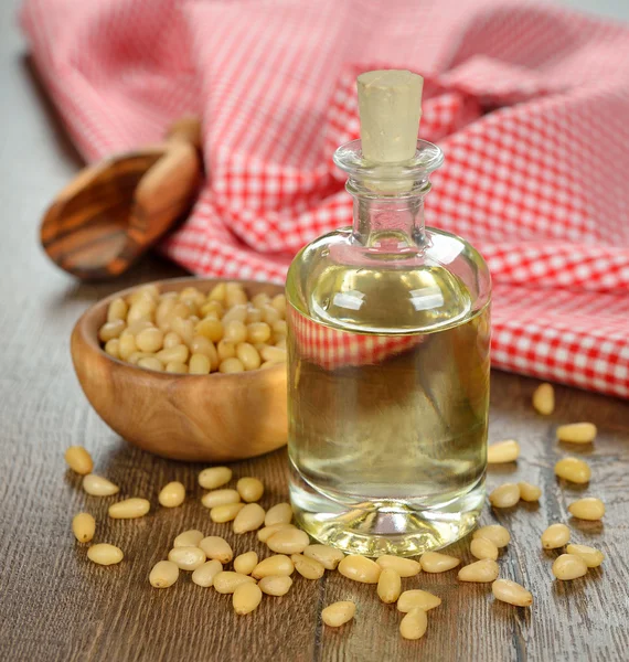 Oil of pine nuts — Stock Photo, Image