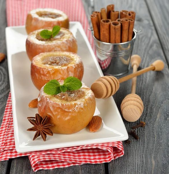 Manzanas al horno —  Fotos de Stock