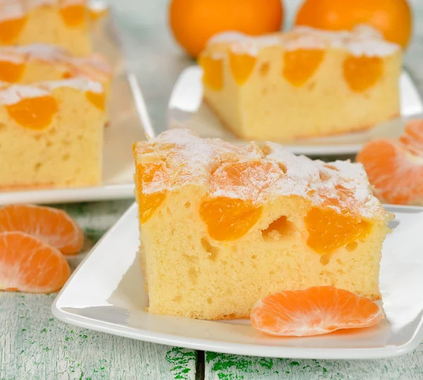 Cake with mandarin oranges — Stock Photo, Image