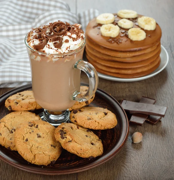 Chocolate quente com chantilly — Fotografia de Stock