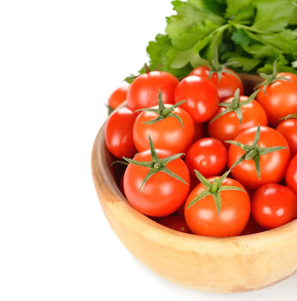 Tomaten in einer Schüssel aus Holz — Stockfoto