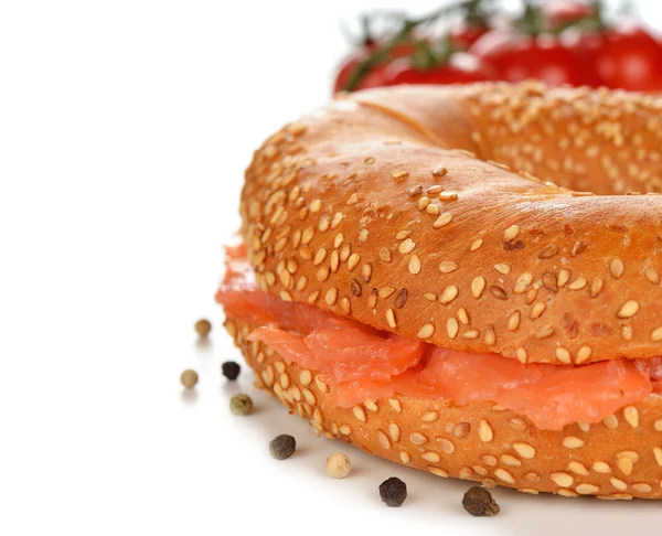 Bagel with salmon — Stock Photo, Image