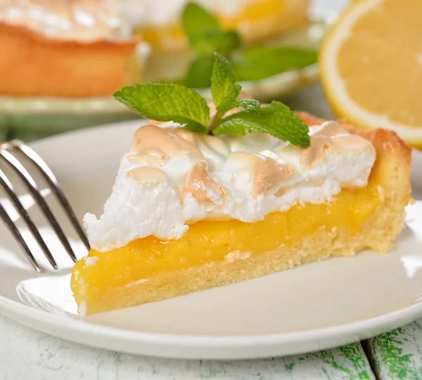 Pie with meringue — Stock Photo, Image