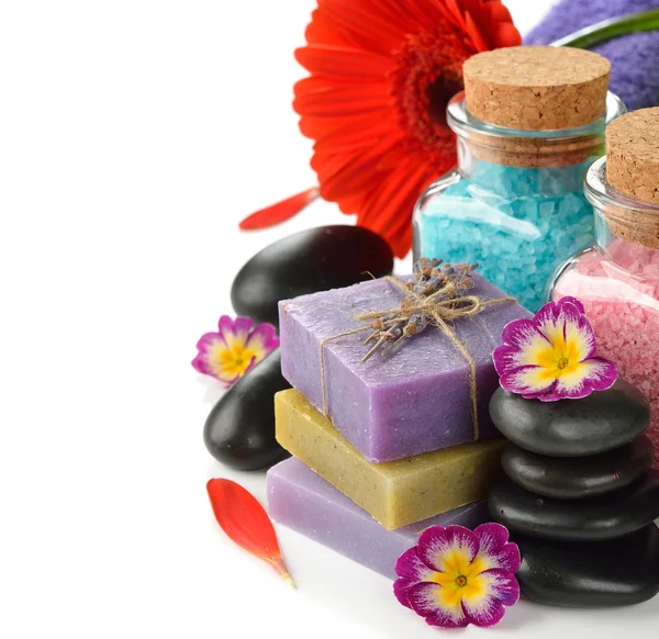 Soap, stones and flowers — Stock Photo, Image