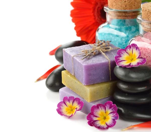 Soap, stones and flowers — Stock Photo, Image