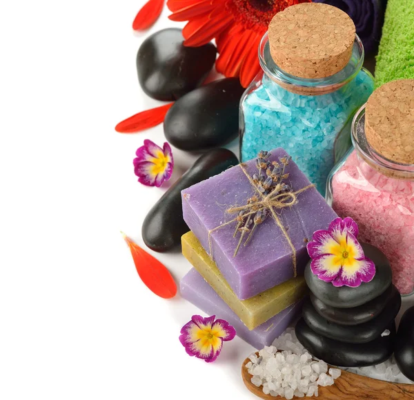 肥皂、 石头和鲜花 — 图库照片