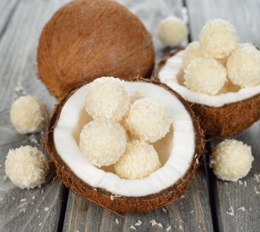 Hindistan cevizi şeker