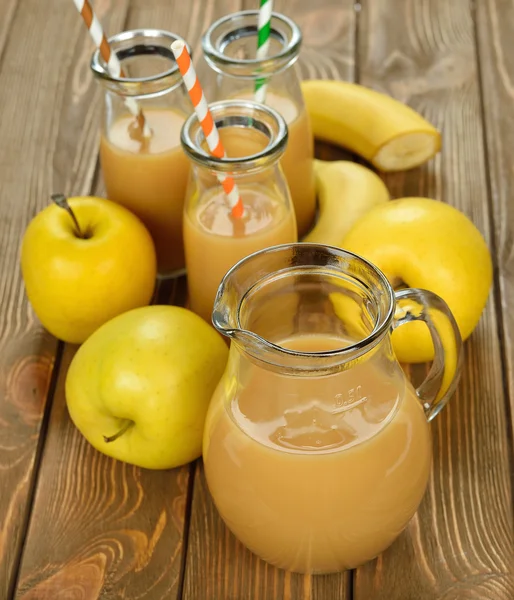 Smoothie of banana and apple — Stock Photo, Image
