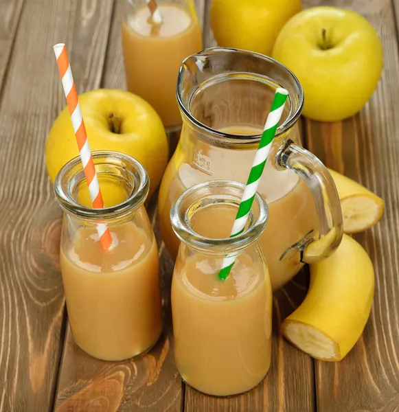Smoothie van bananen en apple — Stockfoto