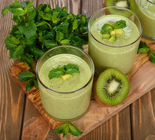 Yeşil smoothies — Stok fotoğraf