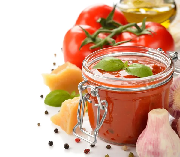Sauce tomate au basilic — Photo