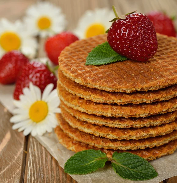 Gofres con fresas —  Fotos de Stock