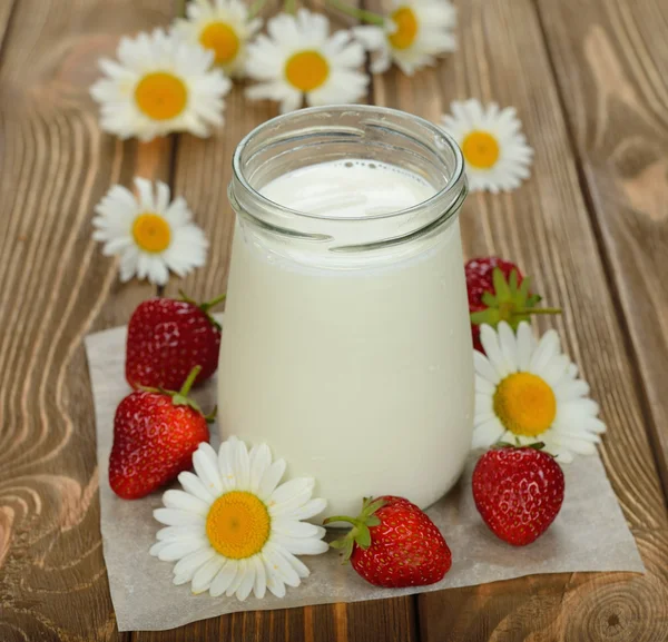 Natuurlijke yoghurt — Stockfoto
