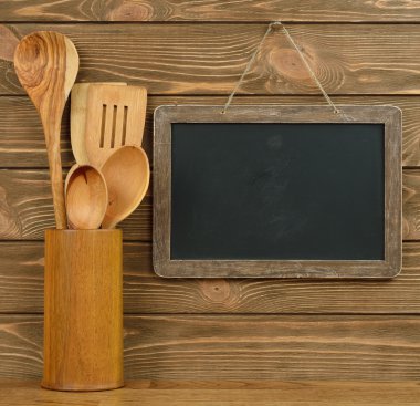 yazı tahtası ve kaşıklar
