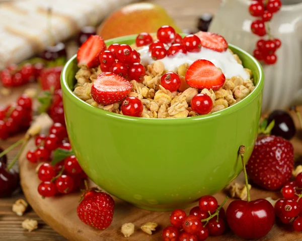 Muesli with berries — Stock Photo, Image