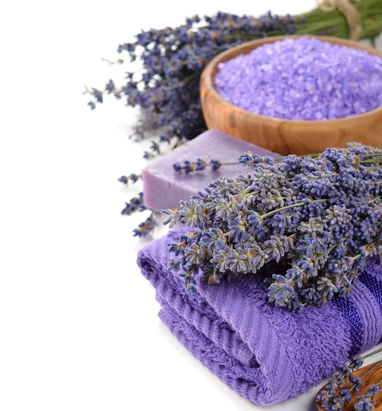 Handdoek en lavendel — Stockfoto