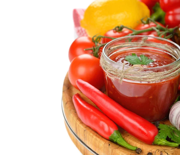 Томатный соус с овощами — стоковое фото