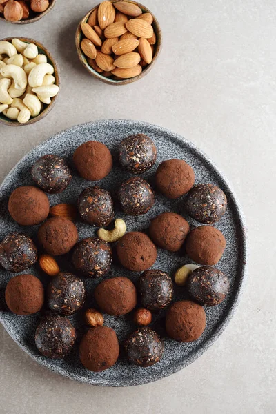 Truffes Végétaliennes Diététiques Sur Fond Brun — Photo