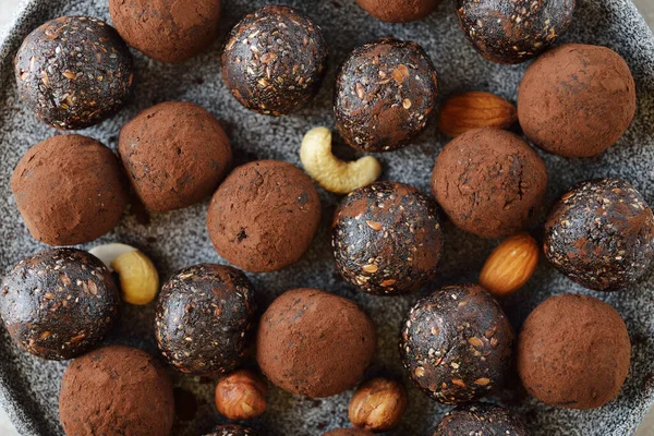 Truffes Végétaliennes Diététiques Sur Fond Brun — Photo