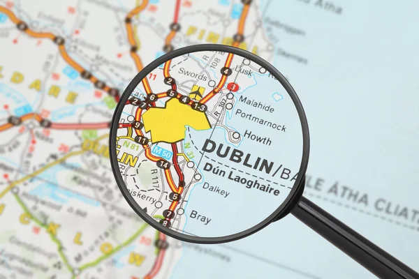 Destinazione - Dublino (con lente d'ingrandimento ) — Foto Stock