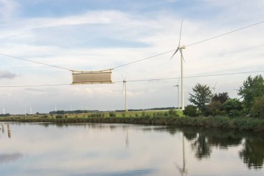 Antwerp, Belçika, Avrupa, bir su kütlesi üzerinde köprü