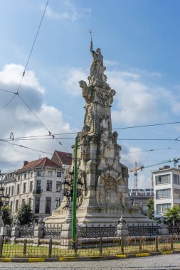 Antwerp, Belçika - 18 Şubat 2016: Antwerp, Belçika 'daki Poseidon Su Tanrısı anıtı