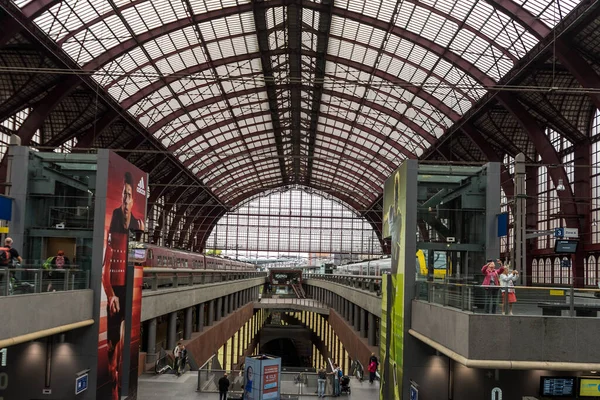 Amberes Bélgica Sep 2016 Estación Tren Decorada Amberes Bélgica Europa — Foto de Stock