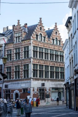 Antwerp, Belçika - 18 Şubat 2016: Antwerp, Belçika 'daki Wijngaardbrug aanGrote Goddaard istasyonu
