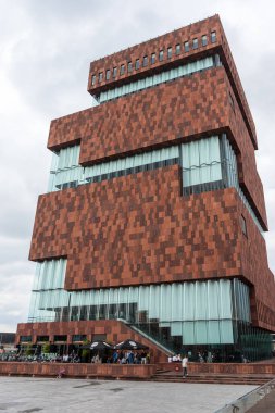 Antwerp, Belçika - 18 Eylül 2016: Antwerp, Belçika 'daki müze aan de Stroom istasyonu, Avrupa