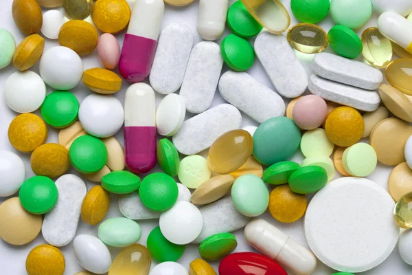 Много красочных лекарств — стоковое фото