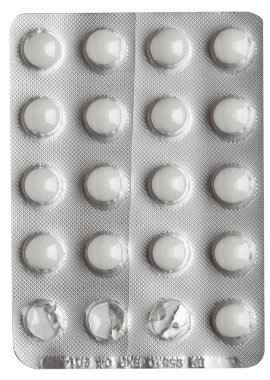 Kabarcıklardaki haplar beyaz arka planda izole edilmiş