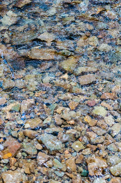 Sun Glare Surface Water Smooth Stones Bottom Stream Background Transparent — Stock Photo, Image