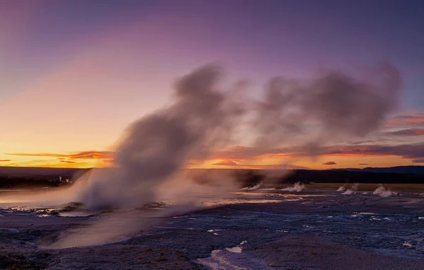 Termas geotérmicas en el Parque Nacional Yellowstone —  Fotos de Stock